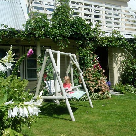 Kaju Guesthouses Nasva Kültér fotó
