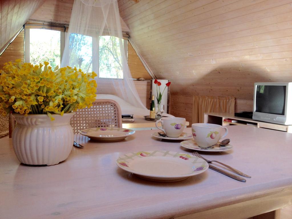 Kaju Guesthouses Nasva Kültér fotó