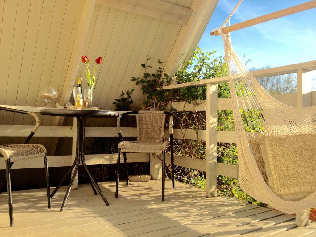 Kaju Guesthouses Nasva Kültér fotó
